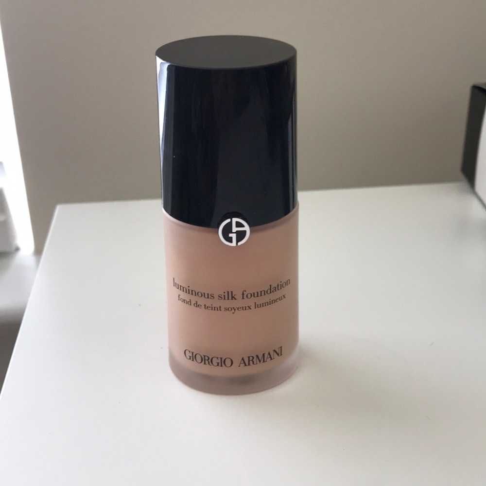 Giorgio Armani Luminous Silk Foundation